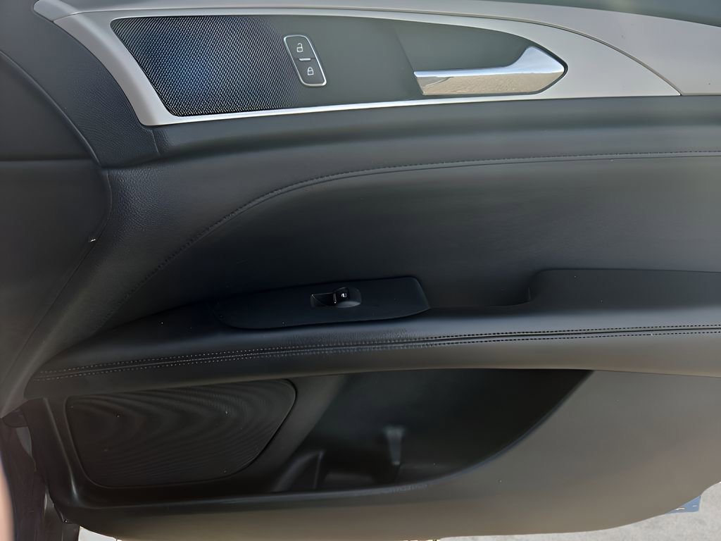 Used 2019 Lincoln MKZ Premiere image 27