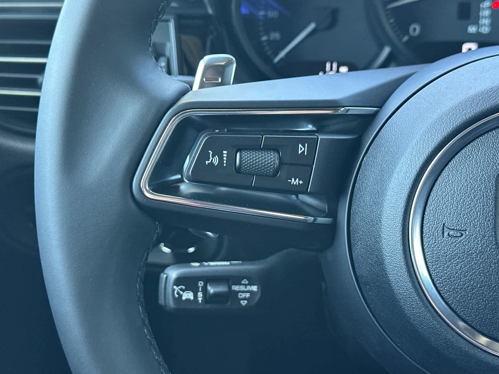 New 2026 Porsche Macan AWD/4WD image 27