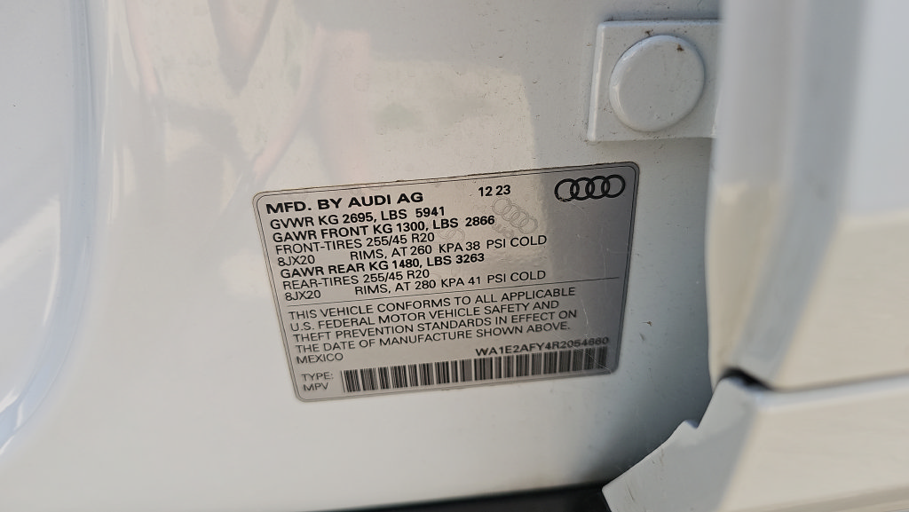 Used 2024 Audi Q5 e Premium Plus w/ Premium Plus Package AWD/4WD image 26