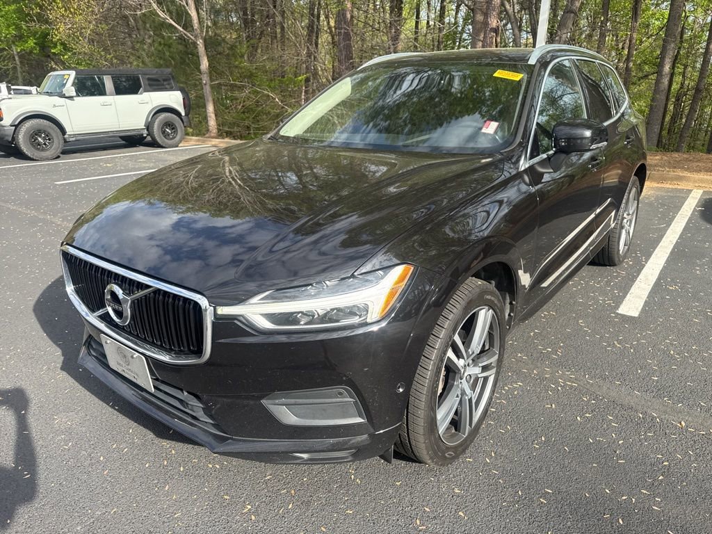 Used 2018 Volvo XC60 T5 Momentum w/ Vision Package image 14