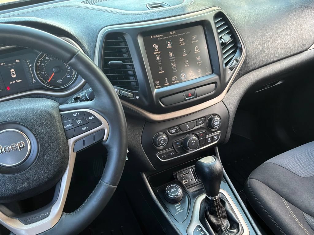 Used 2015 Jeep Cherokee Latitude w/ Cold Weather Group AWD/4WD image 32