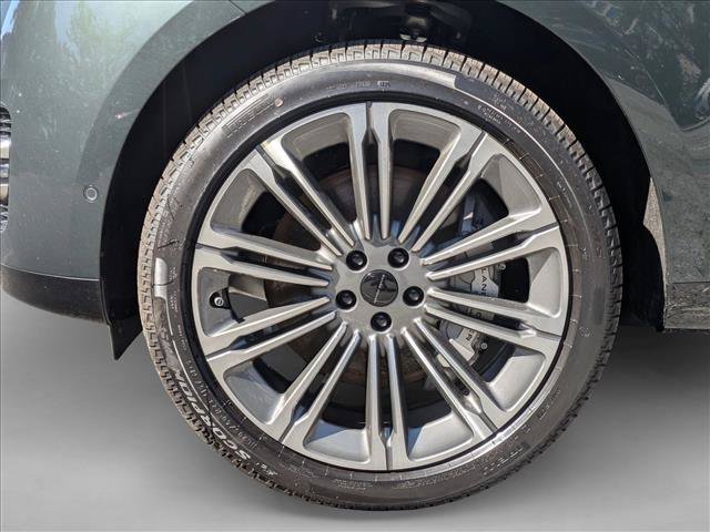 New 2026 Land Rover Range Rover Long Wheelbase SE AWD/4WD image 10