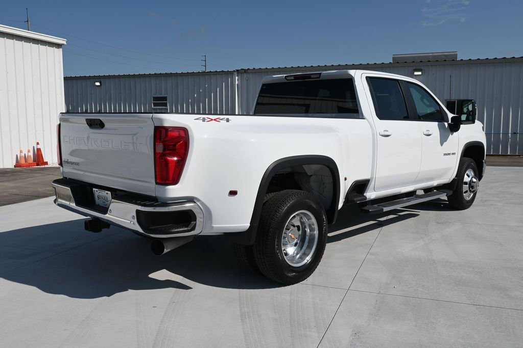 Used 2025 Chevrolet Silverado 3500 LT w/ Safety Package AWD/4WD image 4