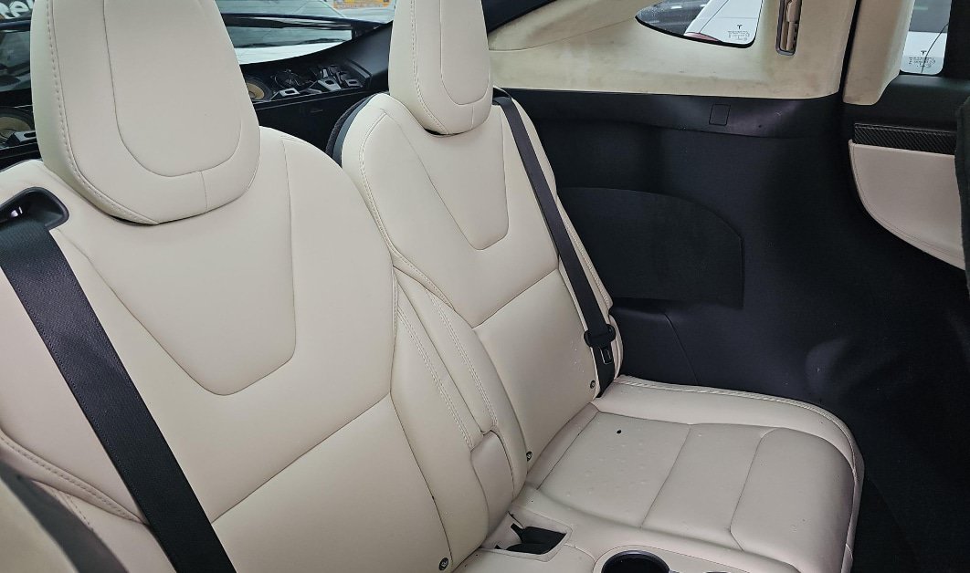Used 2018 Tesla Model X 75D AWD/4WD image 7