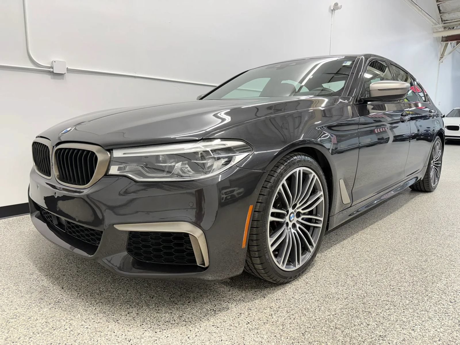 Used 2018 BMW M550i xDrive w/ Driving Assistance Package AWD/4WD image 9