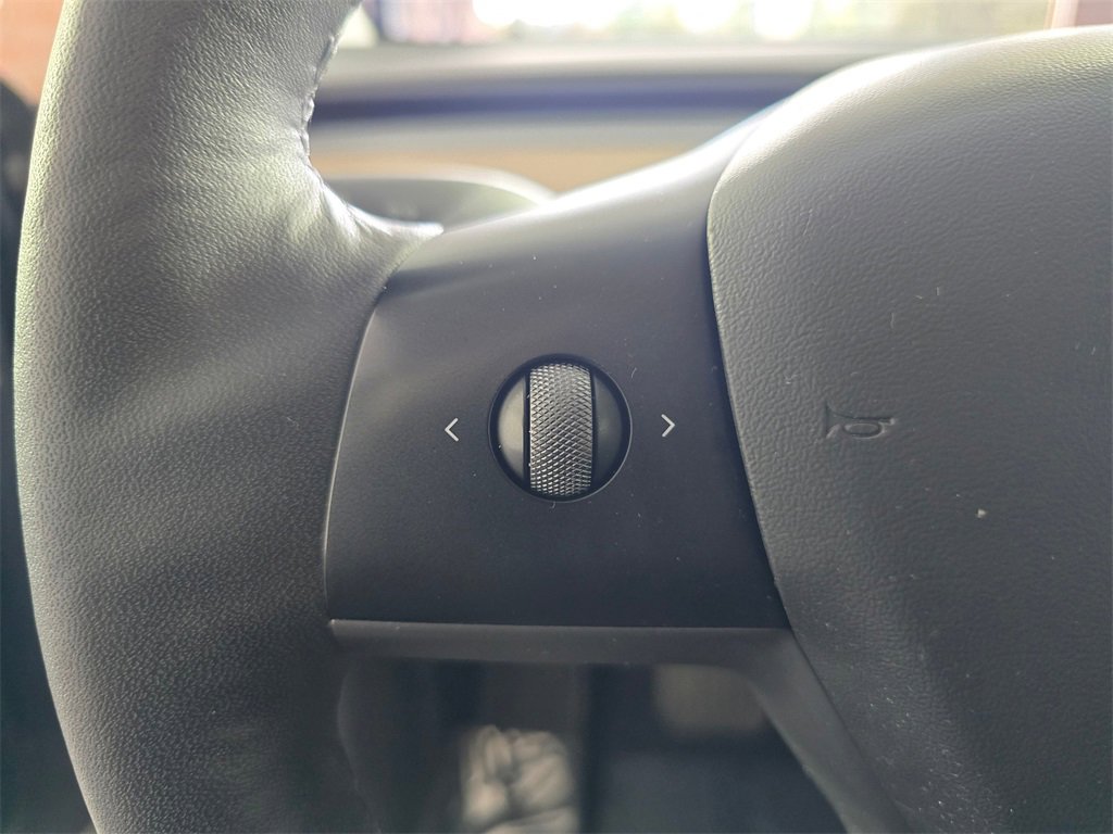 Used 2021 Tesla Model Y Long Range image 27