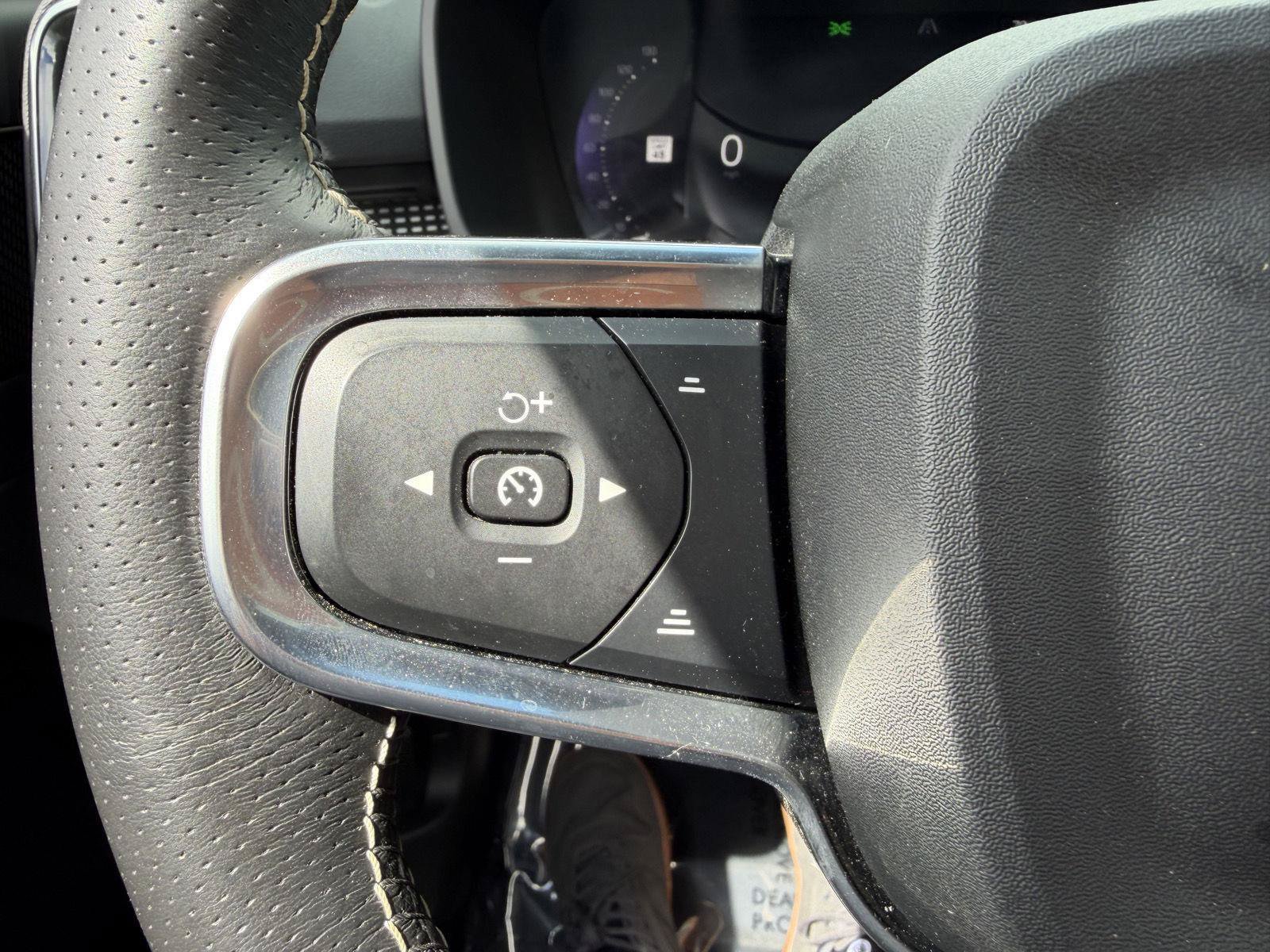 Used 2021 Volvo XC40 P8 Recharge w/ Advanced Package AWD/4WD image 15
