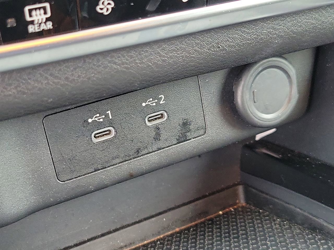 Used 2025 Nissan Rogue SV image 29