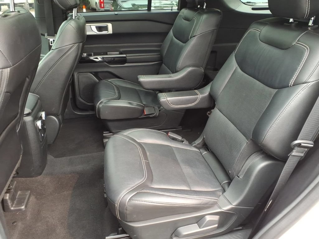 Used 2023 Ford Explorer ST w/ Equipment Group 401A AWD/4WD image 18