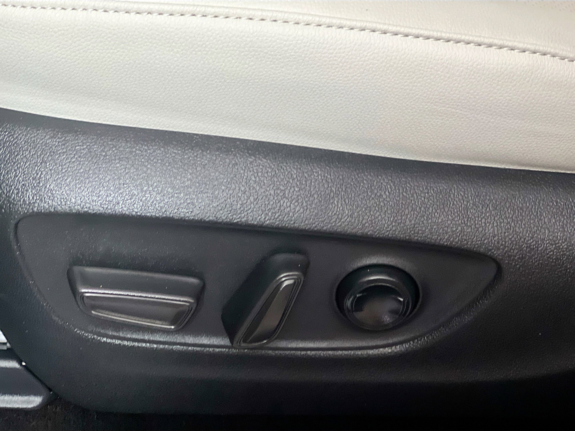 Used 2025 Toyota Grand Highlander AWD Hybrid image 15