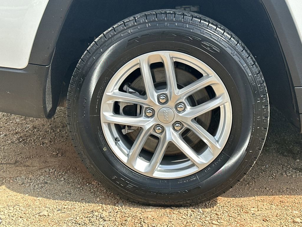 Used 2022 Jeep Grand Cherokee L Laredo w/ Luxury Tech Group I image 18