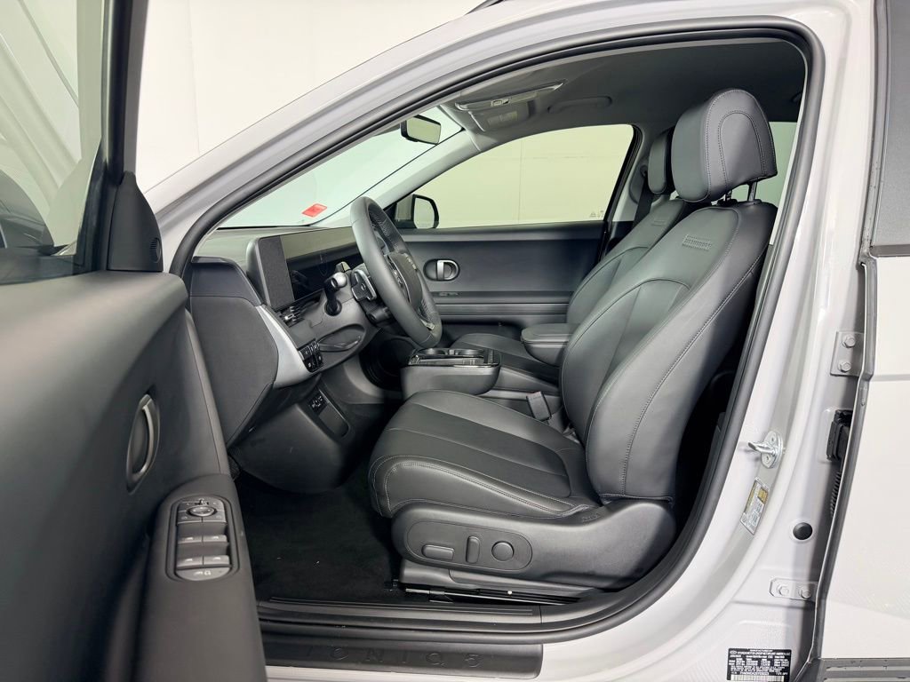 Used 2025 Hyundai Ioniq 5 SEL image 32