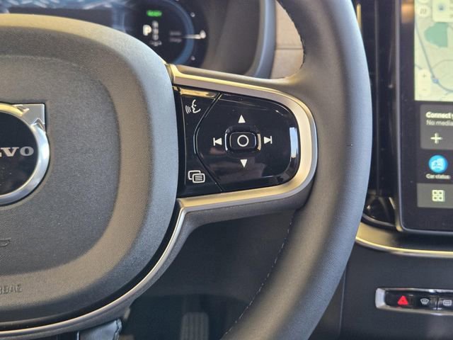 New 2025 Volvo XC90 T8 Core image 30