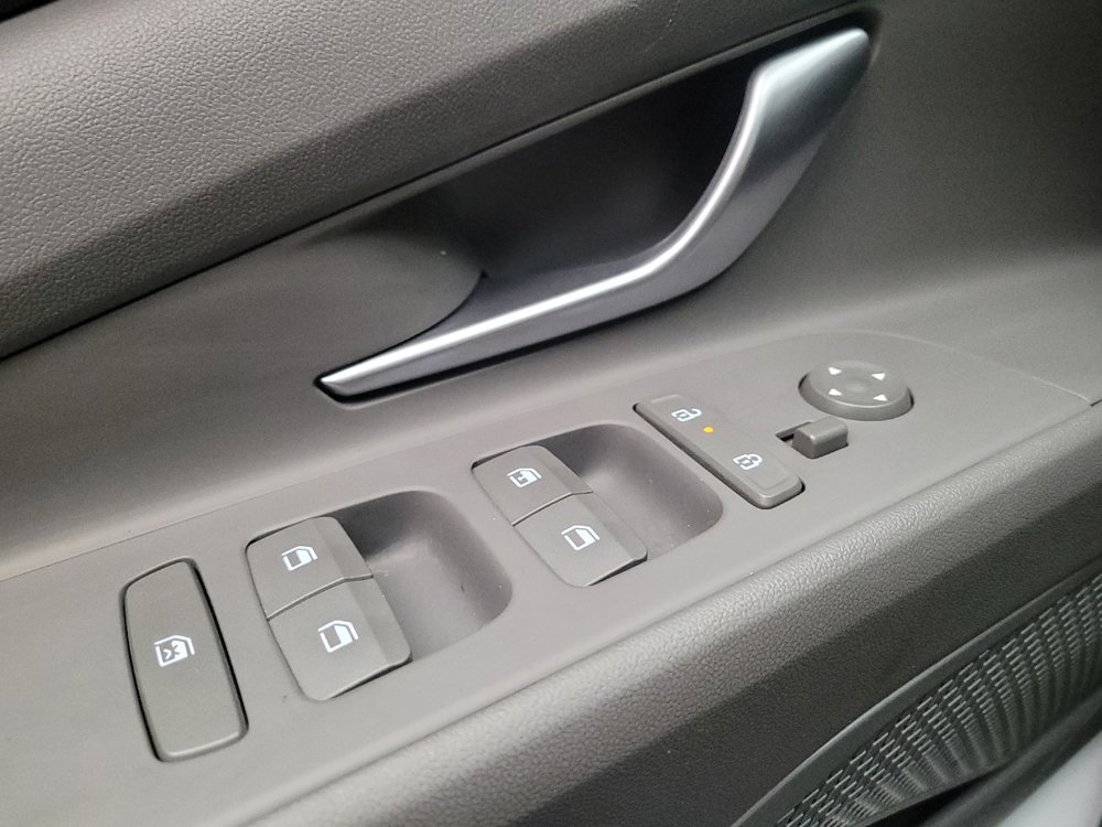 Used 2024 Hyundai Elantra SE FWD image 27