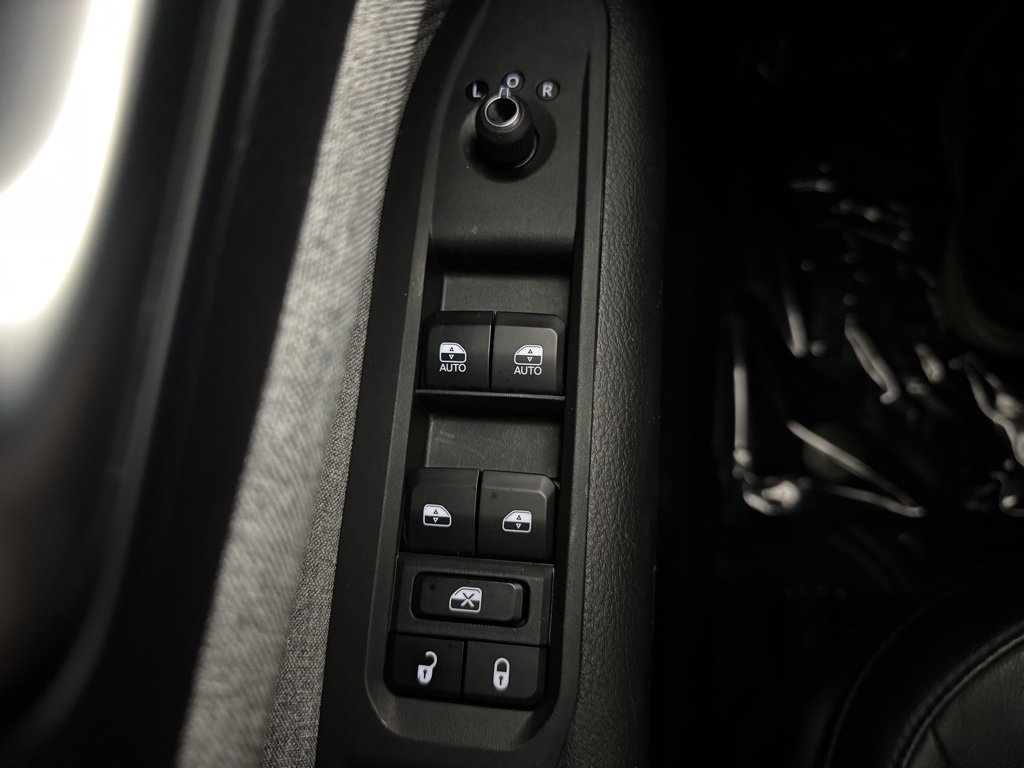 Used 2023 Jeep Compass Latitude image 27