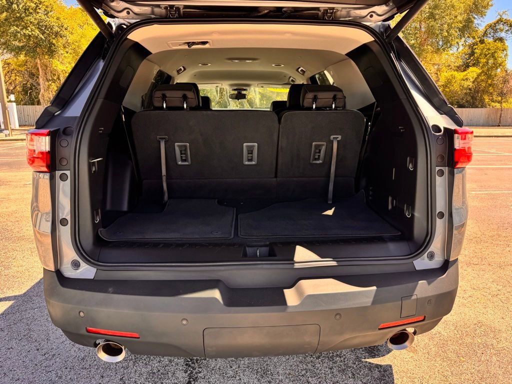 Used 2020 Chevrolet Traverse LT FWD image 14