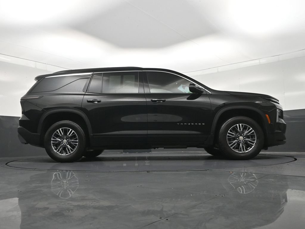 Used 2026 Chevrolet Traverse LT FWD image 31