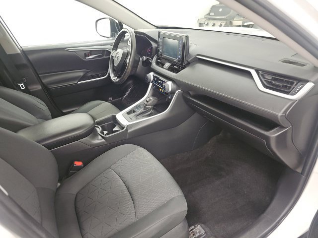 Used 2021 Toyota RAV4 XLE AWD/4WD image 35