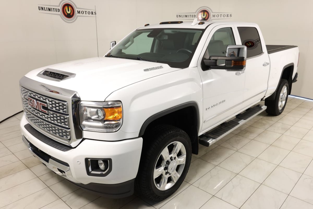 Used 2019 GMC Sierra 2500 Denali w/ Duramax Plus Package AWD/4WD image 35