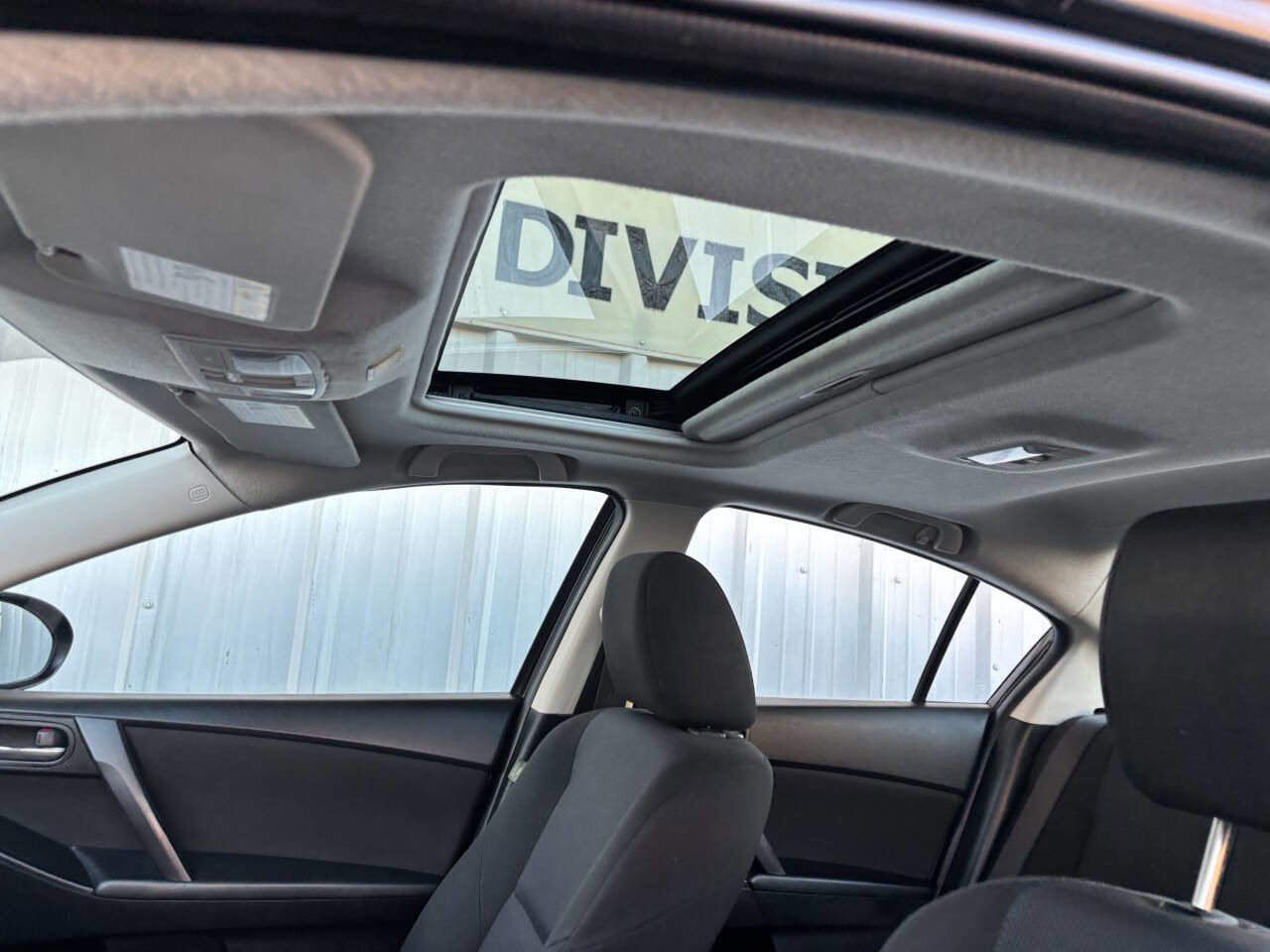 Used 2011 MAZDA MAZDA3 i Touring image 18