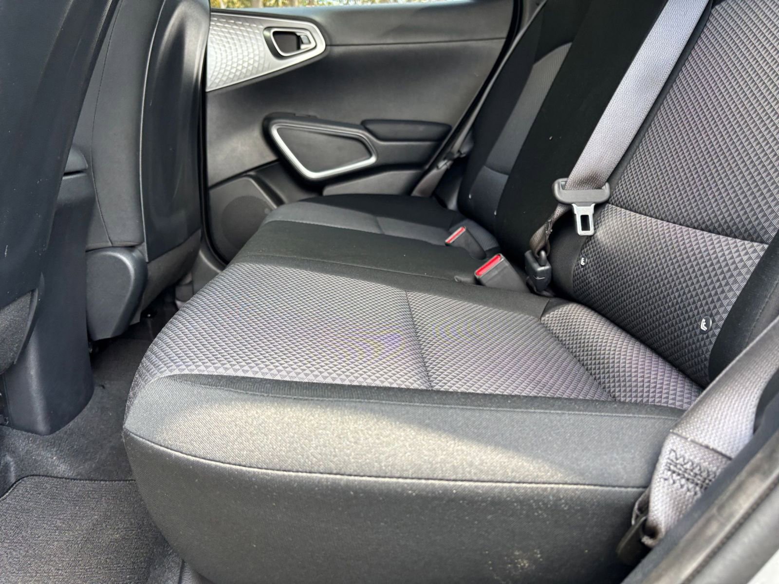 Used 2025 Kia Soul LX w/ LX Technology Package FWD image 25