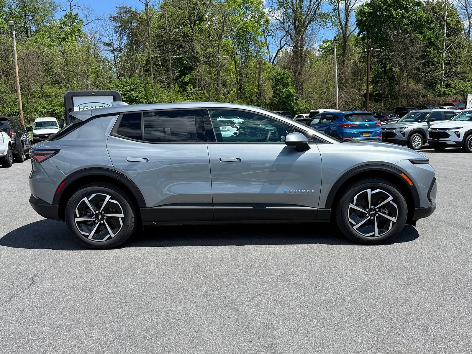 New 2026 Chevrolet Equinox EV LT FWD image 15