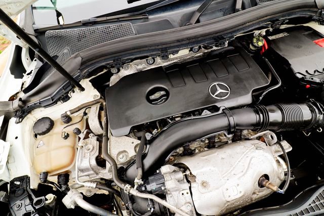 Used 2021 Mercedes-Benz GLA 250 4MATIC image 32