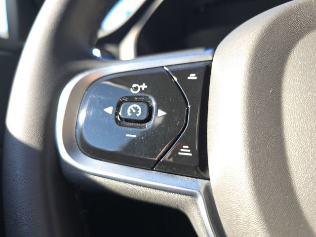 Certified 2025 Volvo V60 B5 Cross Country Plus image 31