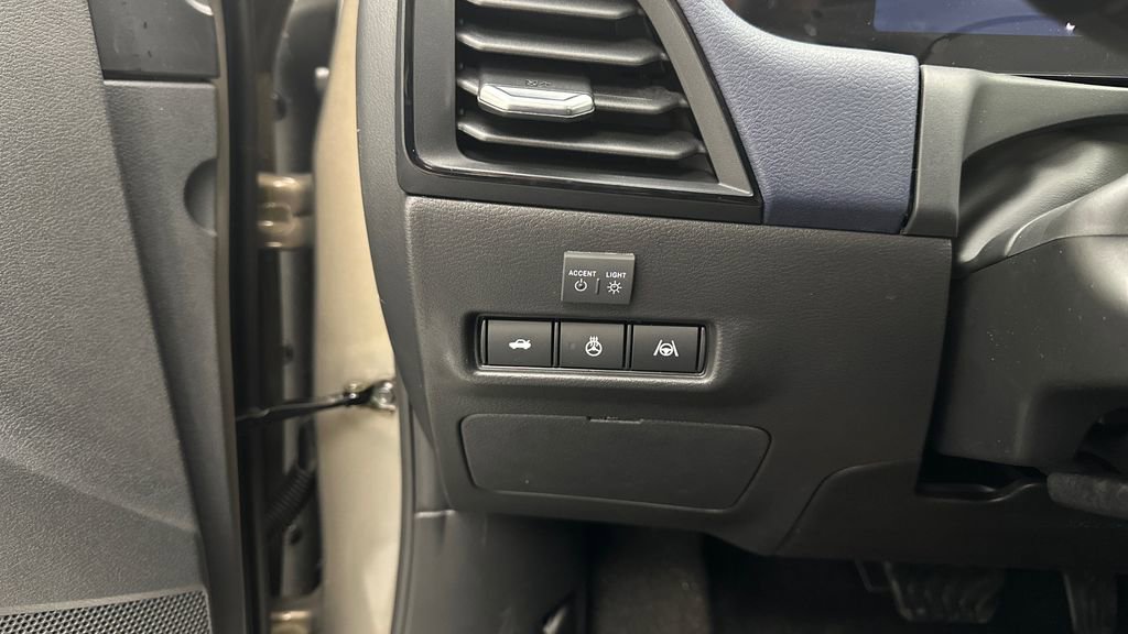 New 2026 Nissan Sentra SL w/ Floor Mat Package FWD image 31