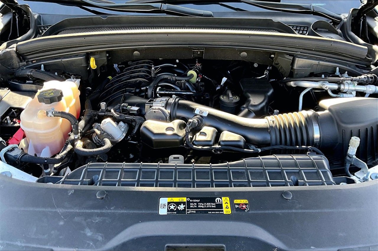 Used 2023 Jeep Grand Cherokee L Altitude image 34