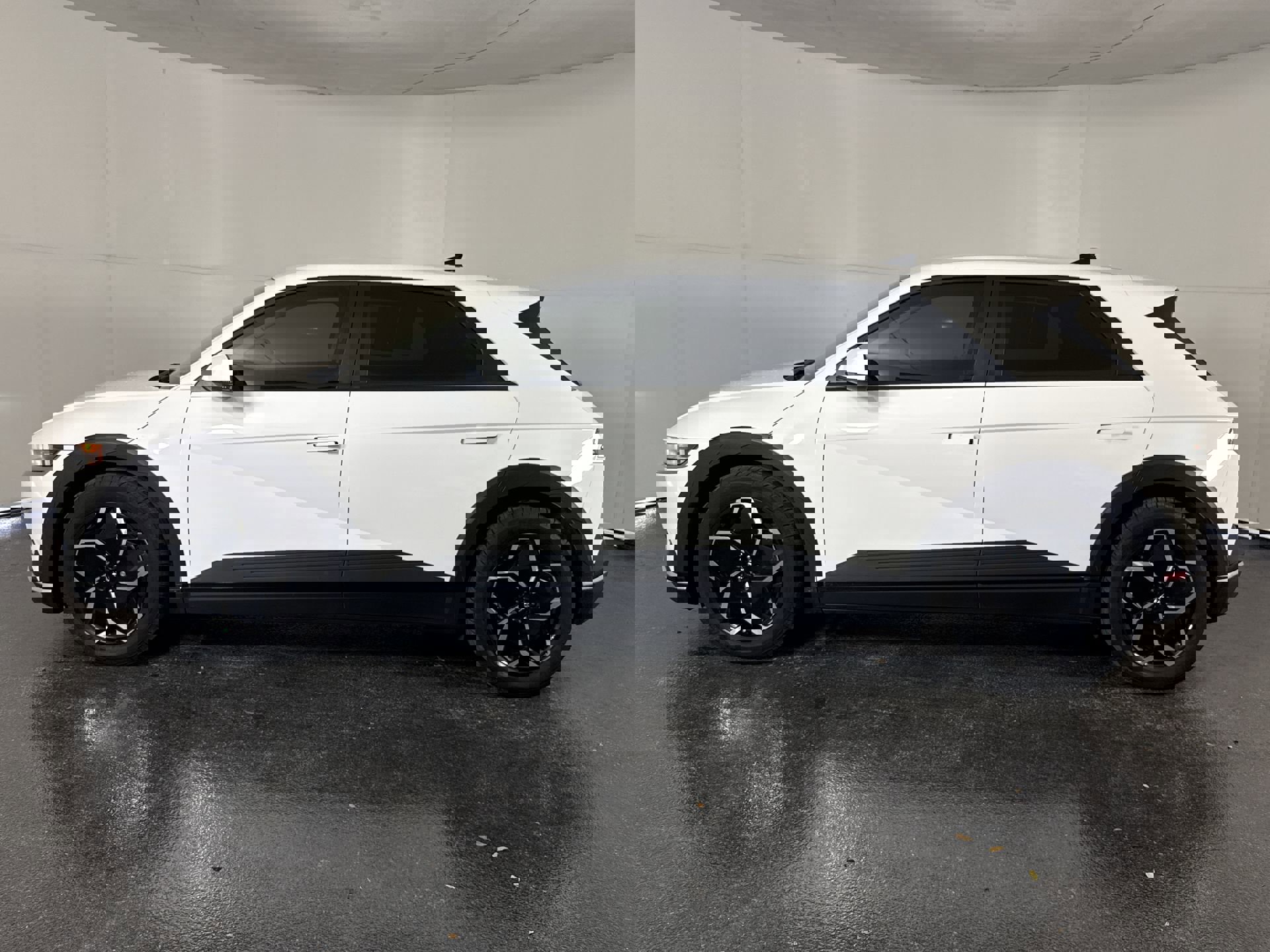 Used 2023 Hyundai Ioniq 5 SE w/ Cargo Package image 7