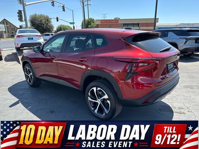 Used 2025 Chevrolet Trax RS w/ Driver Confidence Package FWD image 5