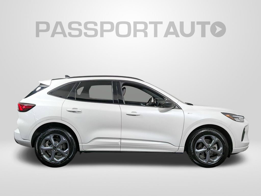 Used 2023 Ford Escape ST-Line w/ Tech Pack #1 AWD/4WD image 8