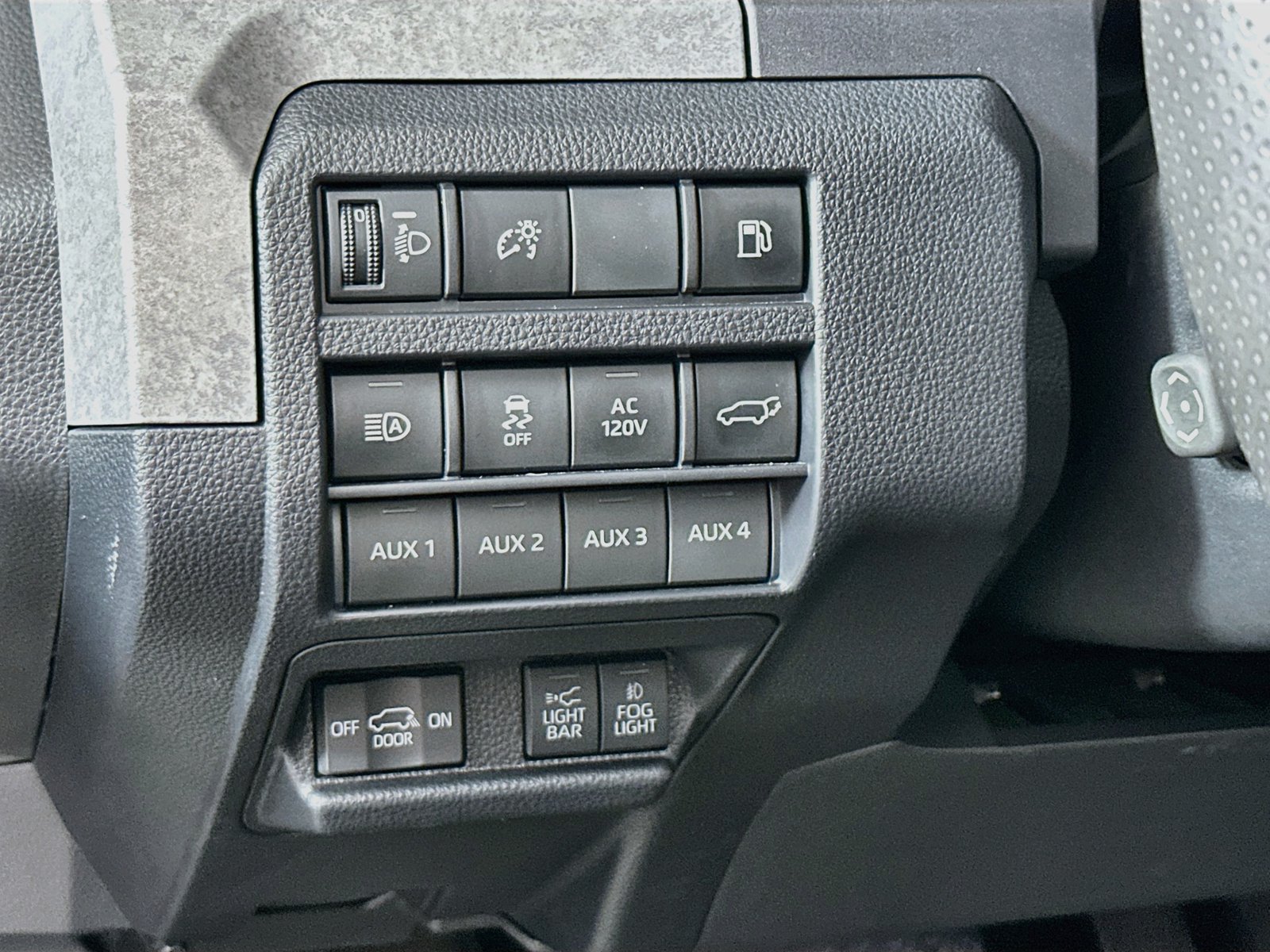 Certified 2025 Toyota 4Runner Trailhunter AWD/4WD image 10
