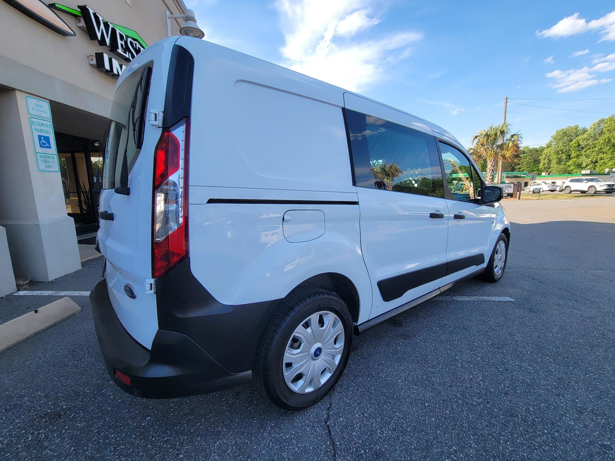 Used 2021 Ford Transit Connect XL FWD image 14