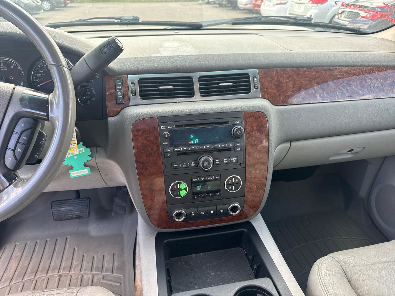 Used 2007 Chevrolet Tahoe LT w/ LT Preferred Equipment Group AWD/4WD image 10