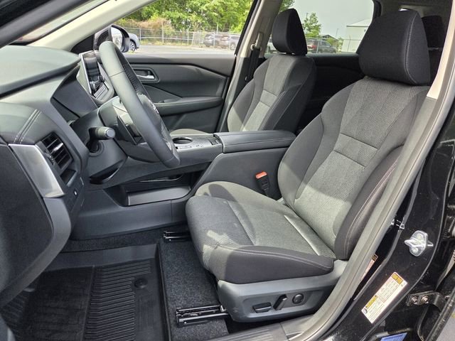 Used 2026 Nissan Rogue SV w/ Cold Weather Package FWD image 9