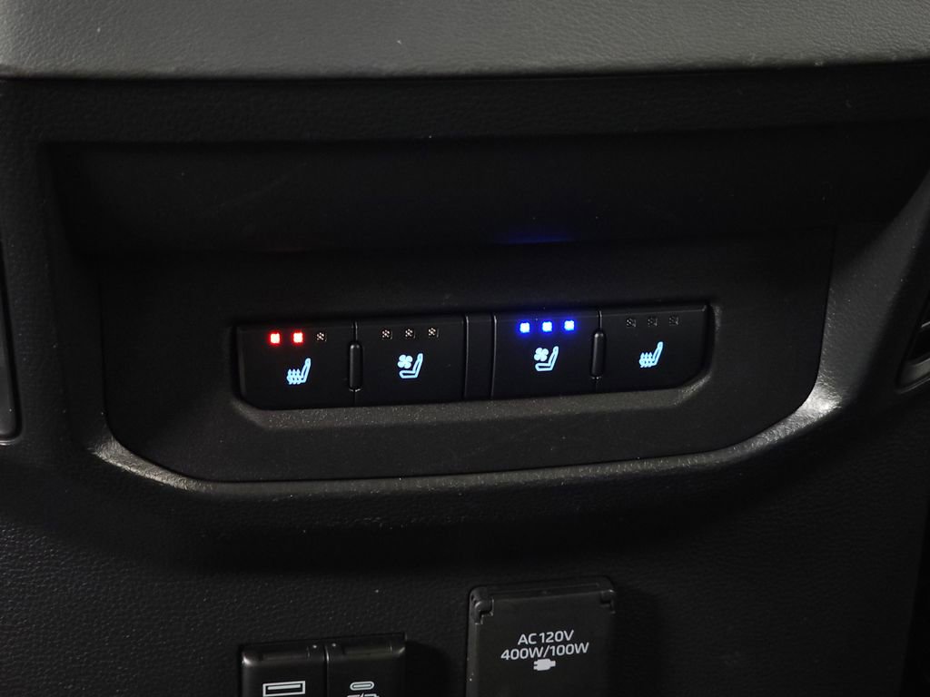 Used 2023 Toyota Tundra Platinum AWD/4WD image 34