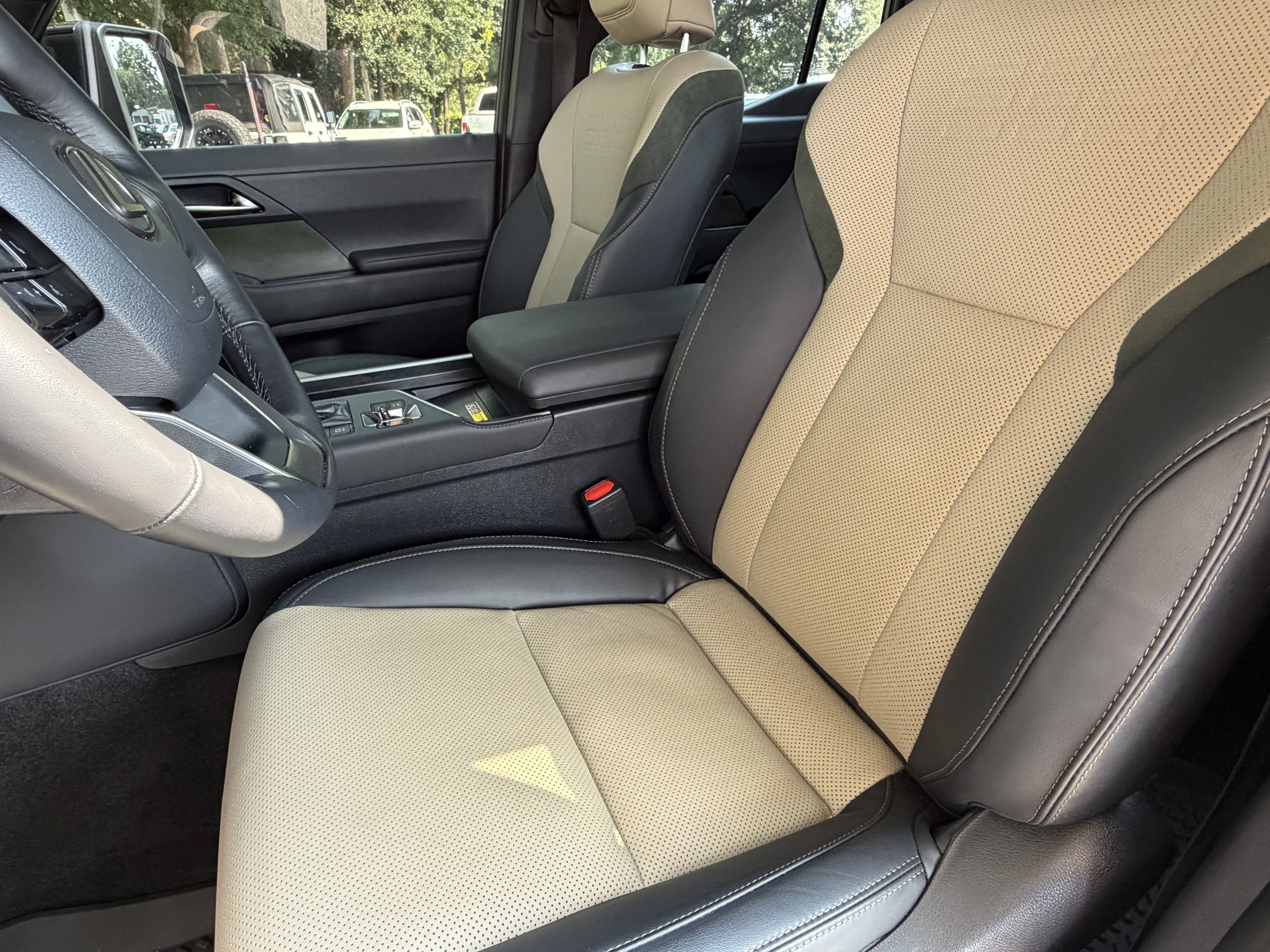Certified 2025 Lexus GX 550 AWD/4WD image 17