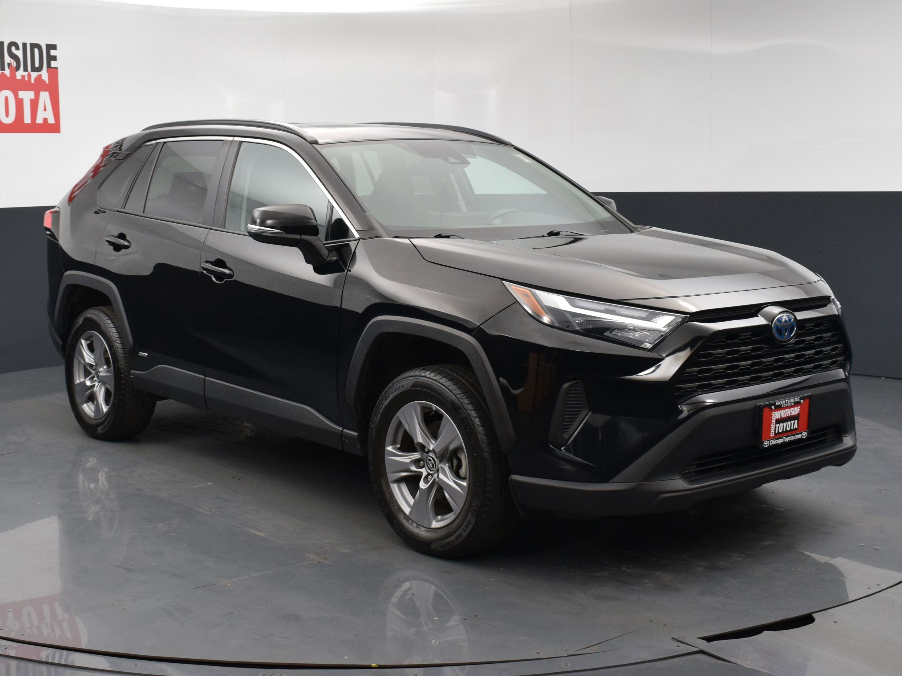 Used 2022 Toyota RAV4 XLE w/ Convenience Package AWD/4WD image 6