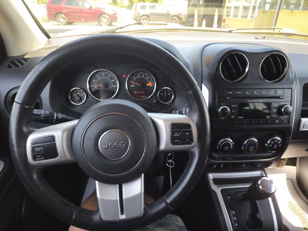 Used 2017 Jeep Compass High Altitude image 30