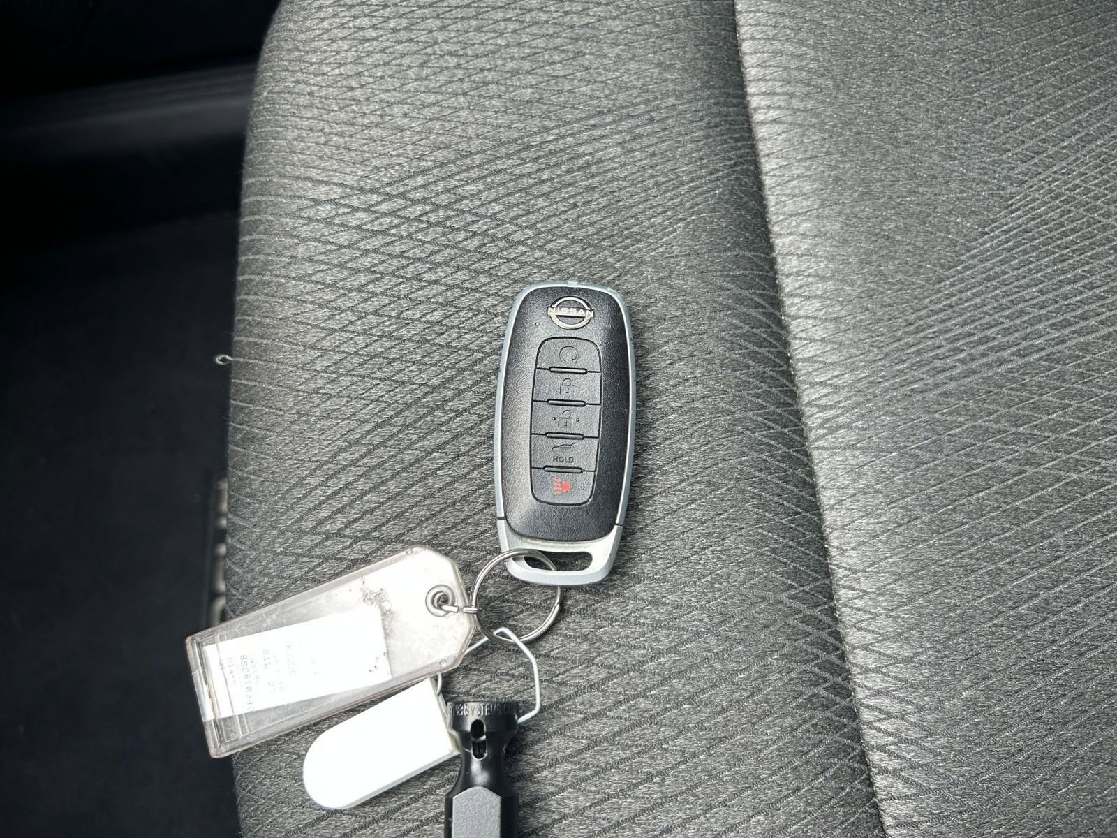 Used 2025 Nissan Rogue SV FWD image 18
