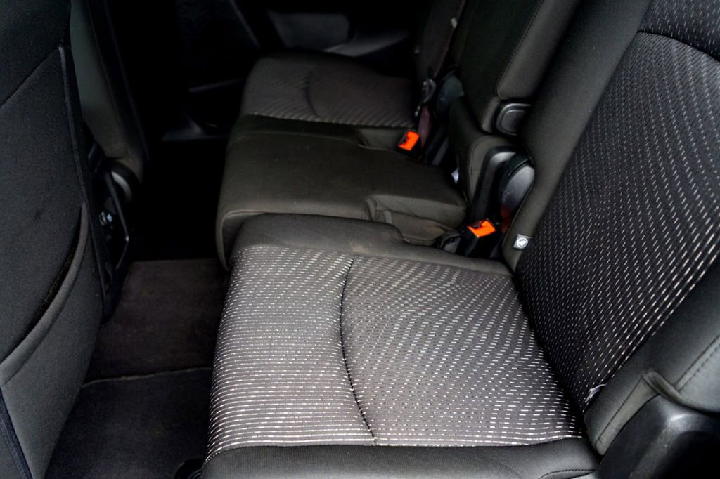 Used 2019 Dodge Journey SE FWD image 24