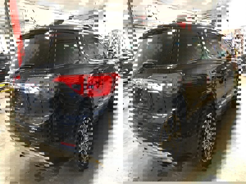 Used 2017 GMC Acadia Denali w/ Technology Package image 6