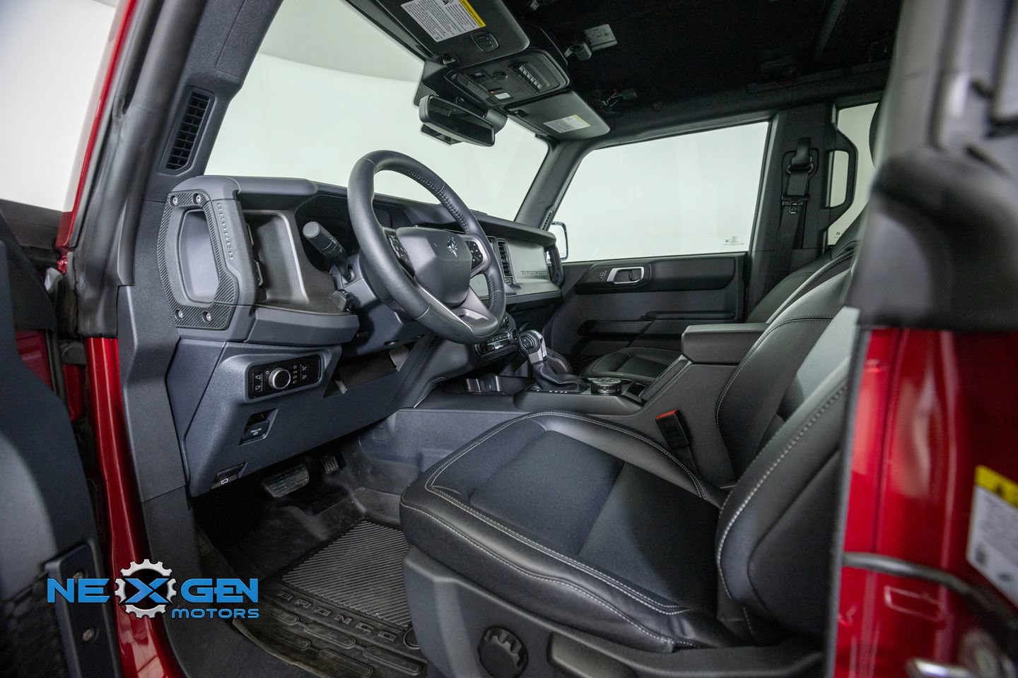 Used 2025 Ford Bronco Badlands AWD/4WD image 10
