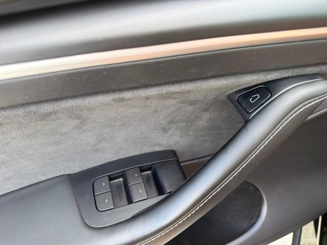 Used 2023 Tesla Model Y Performance AWD/4WD image 21