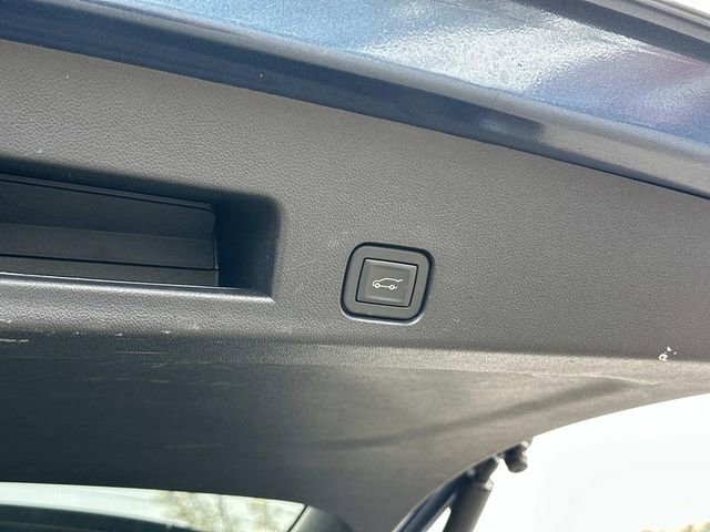 Used 2025 Chevrolet Traverse LT image 14