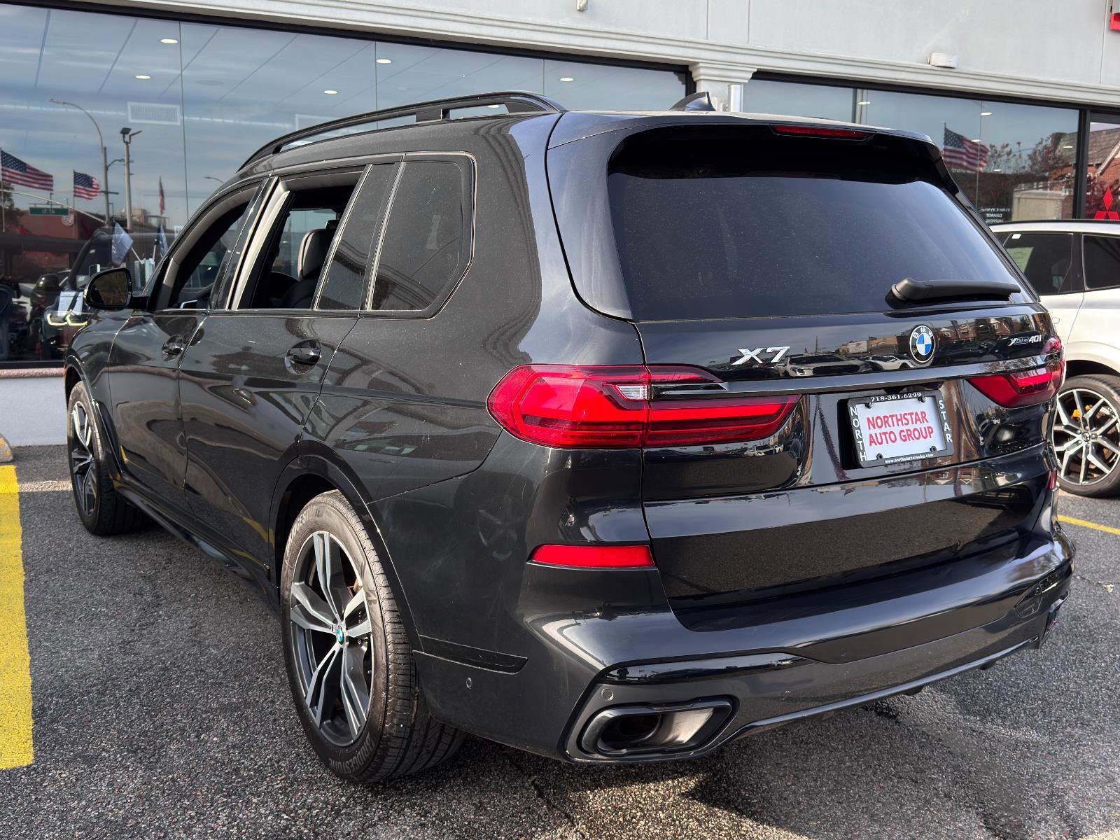 Used 2022 BMW X7 xDrive40i w/ M Sport Package image 6