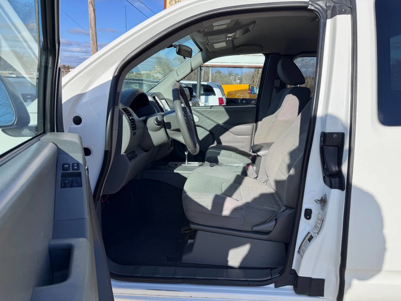 Used 2021 Nissan Frontier S RWD image 12