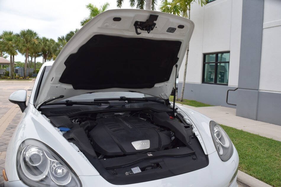 Used 2013 Porsche Cayenne Diesel AWD/4WD image 91